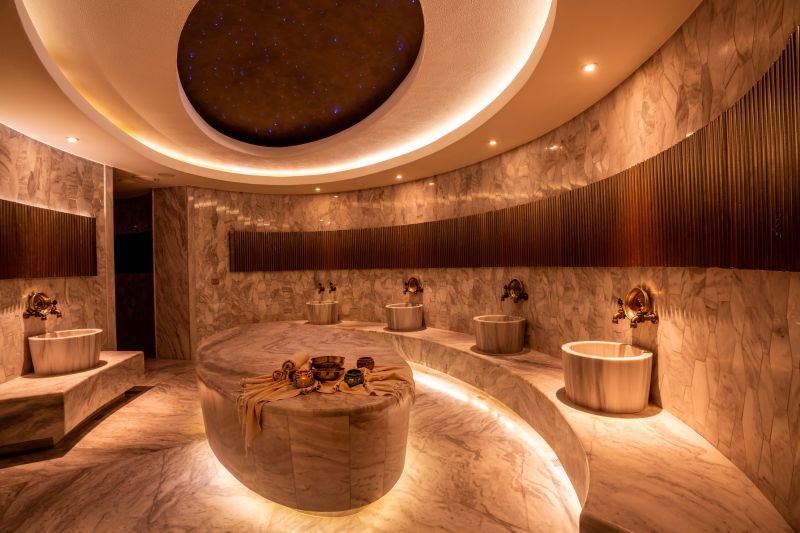 Luxurious Bath Area